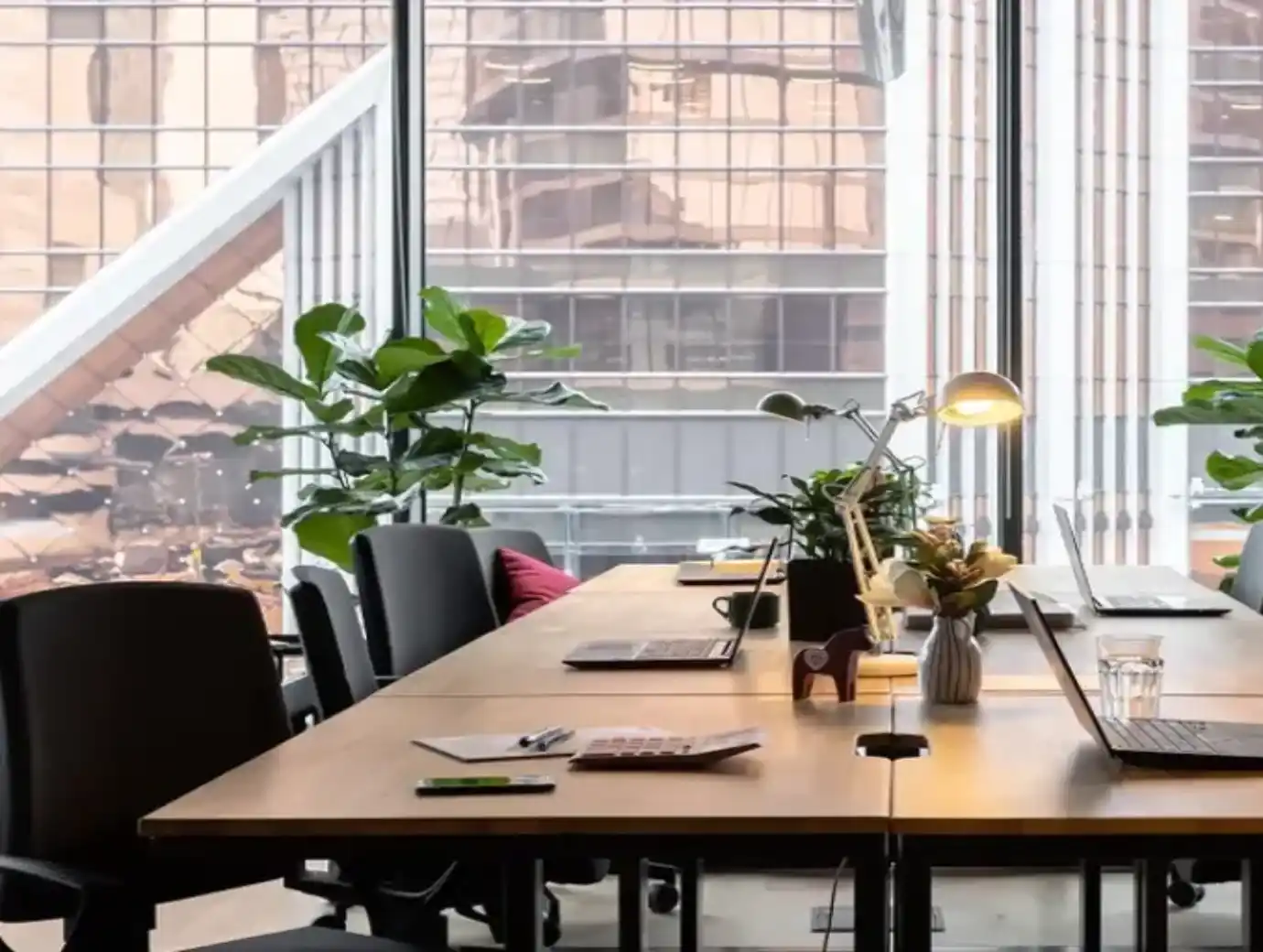 В офисных помещениях