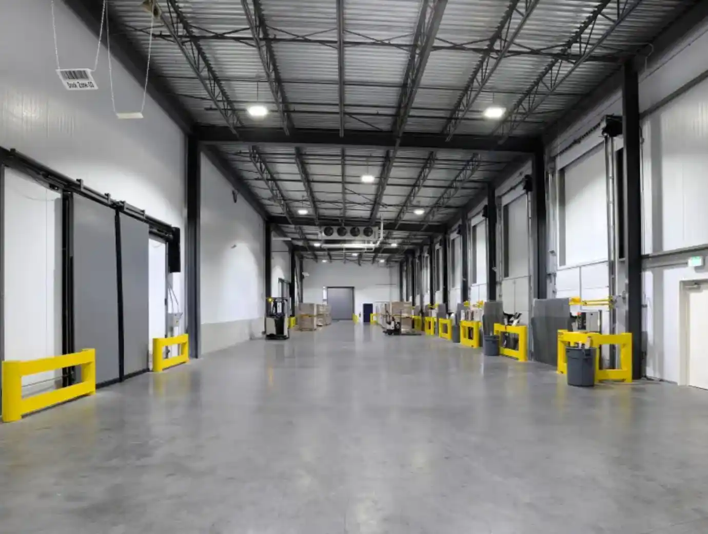 В промышленных зданиях